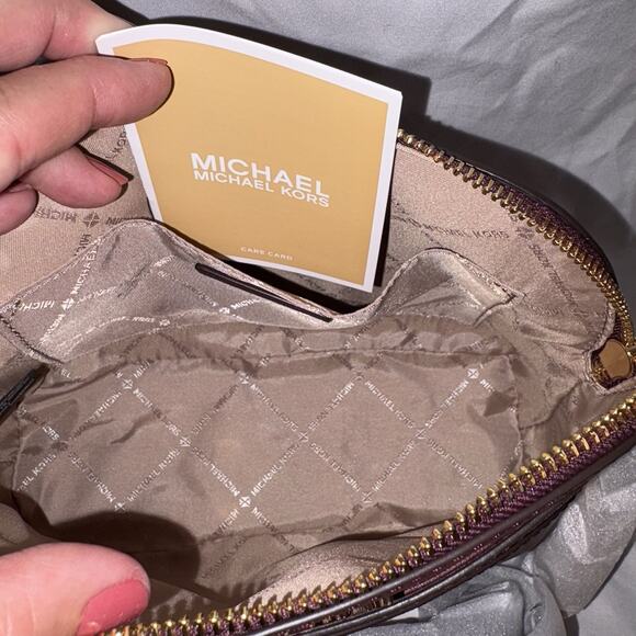 New Michael Kors Jet Set Travel Medium Dome Crossbody Saffiano Leather Oxblood - Picture 7 of 11